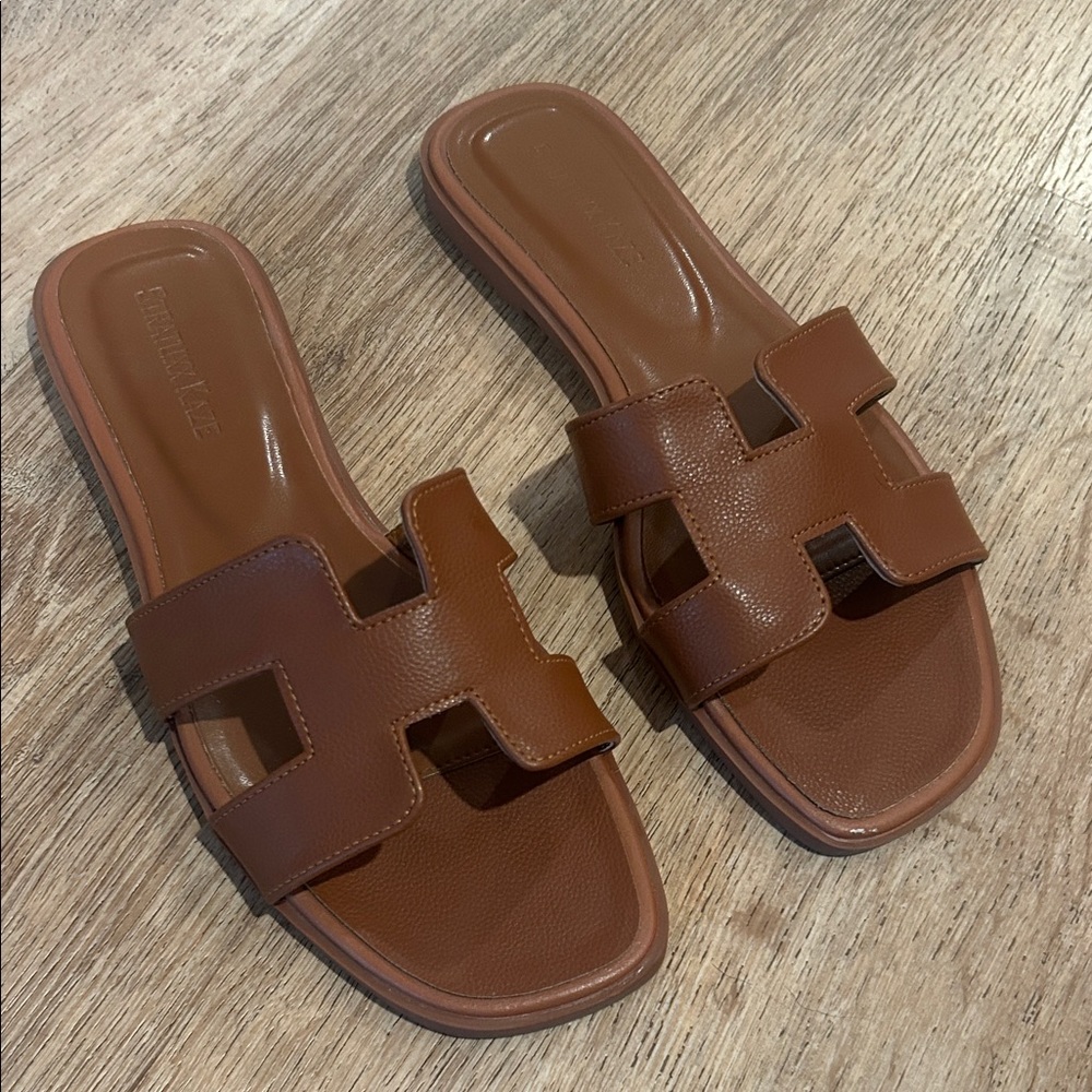 Stylish Brown Leather Slide Sandals